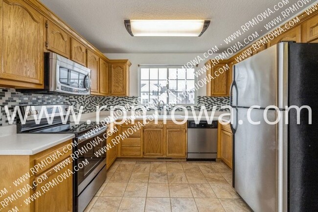 Building Photo - 9315 Kingman Dr