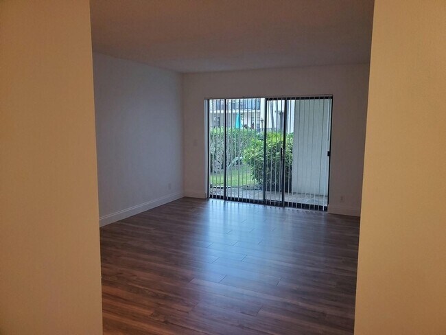 Foto del edificio - 825 NW 13th St
