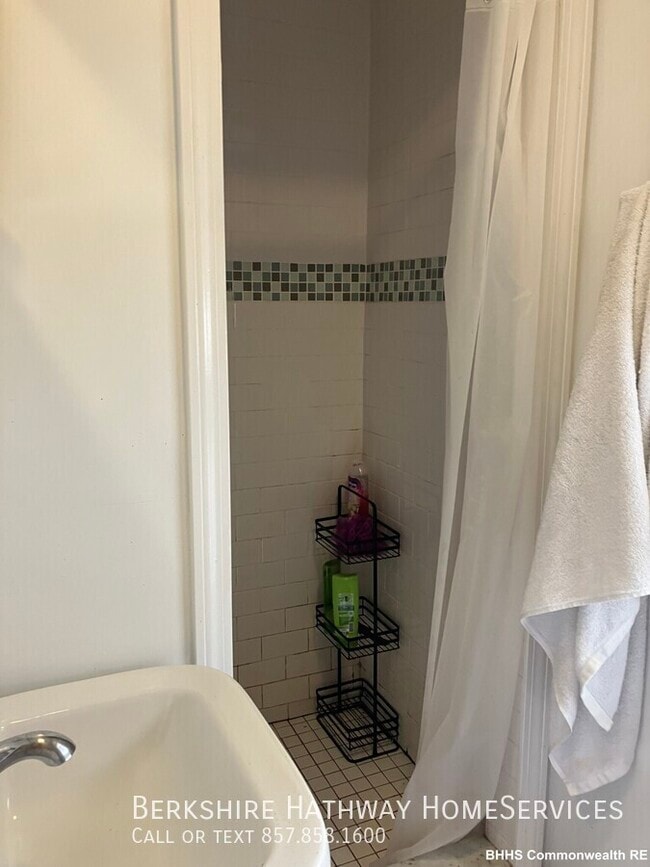 Building Photo - 4 Forster St