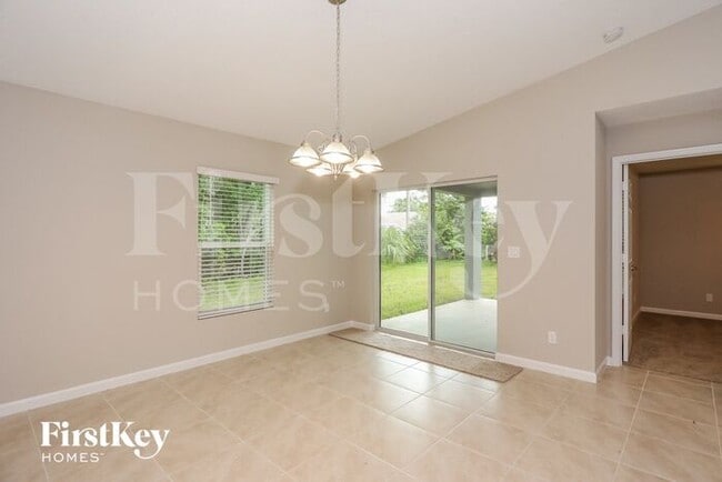 Foto del edificio - 1573 SW Bermel Ave