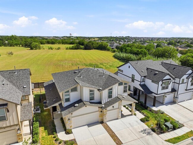 Foto del edificio - 2210 Cornfield Dr