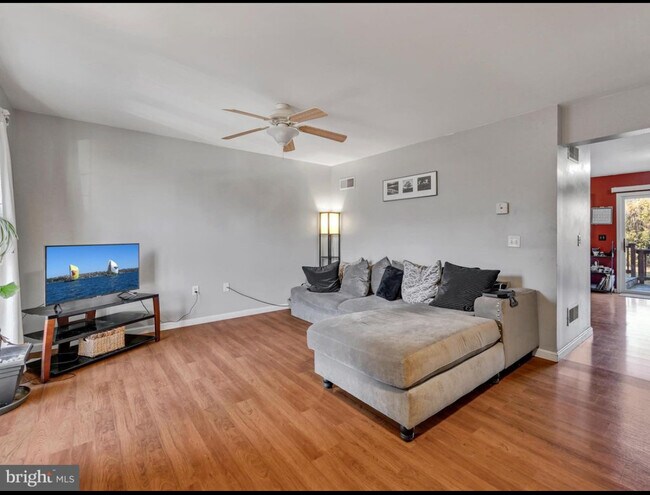 Foto del edificio - 30 Woodmyre Ln