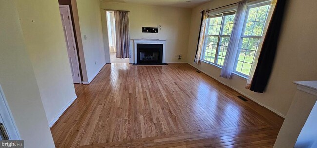Building Photo - 1012 Meadow View Cir