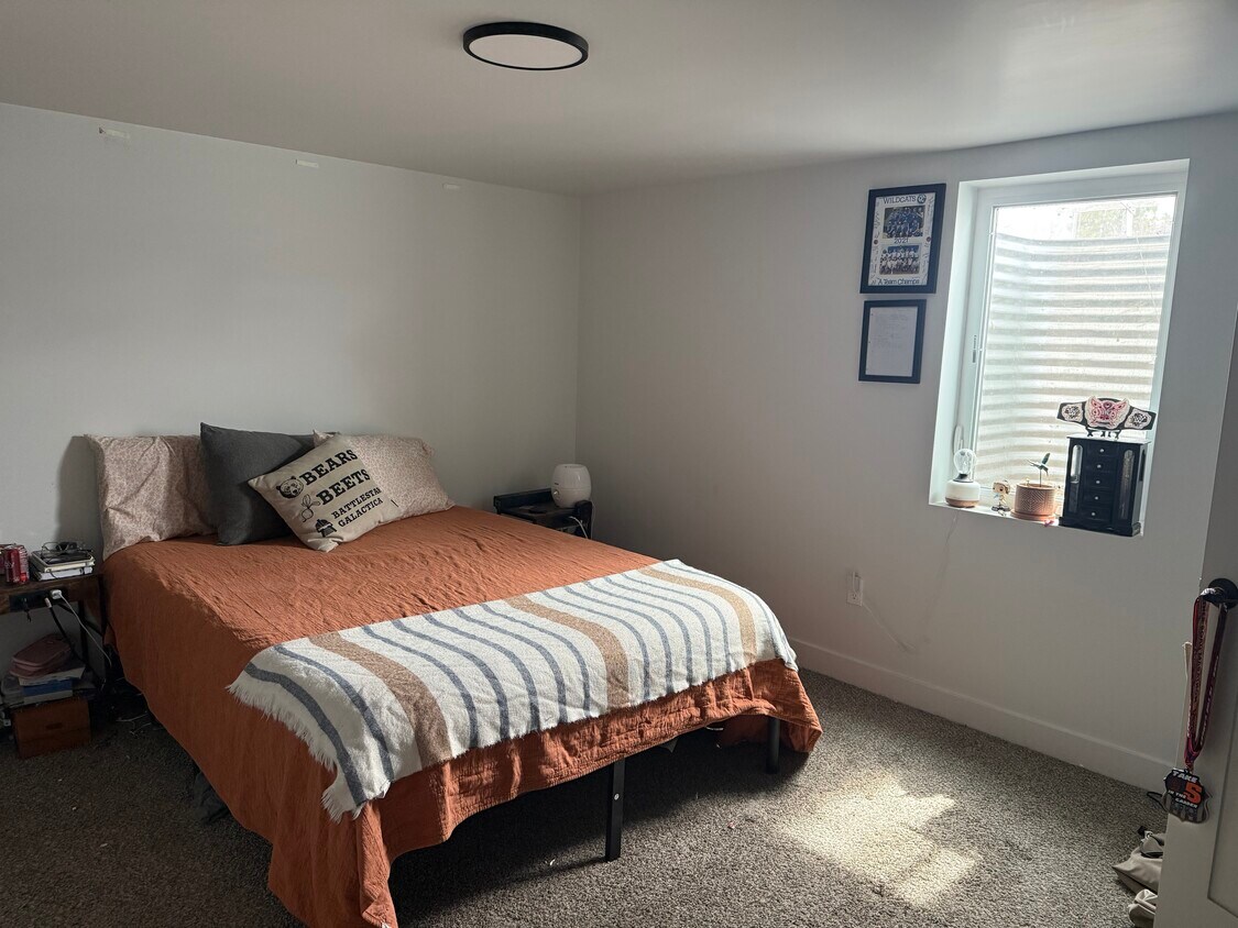 Foto principal - 811 E 85th Ave