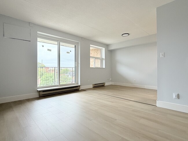 Building Photo - 1071 McDougall St