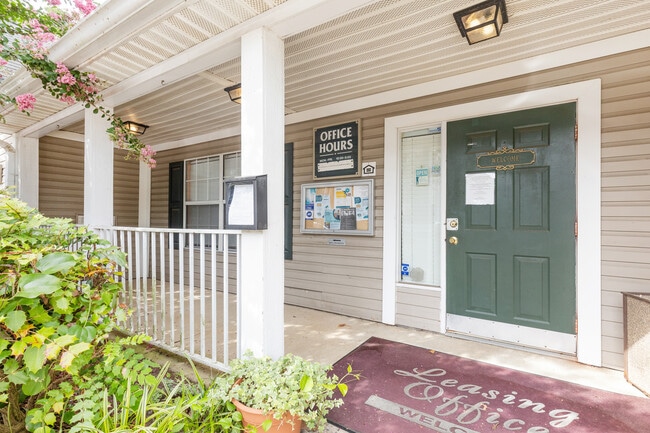 Building Photo - Mallard Cove Apartments