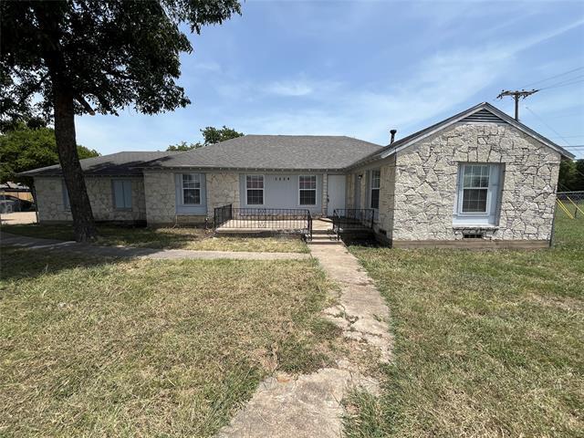 Primary Photo - 3824 S Buckner Blvd