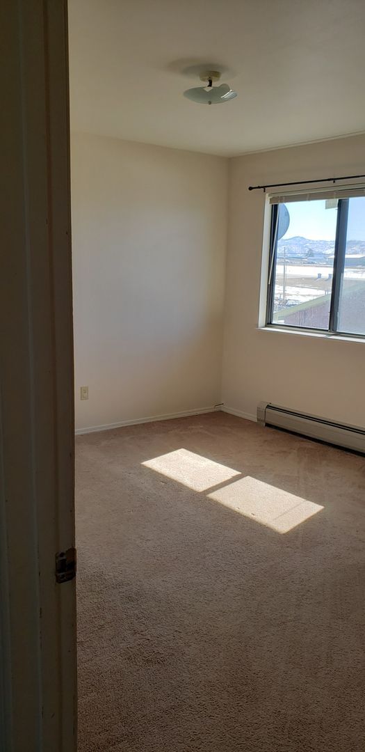 Foto del edificio - 582 E Spruce Dr