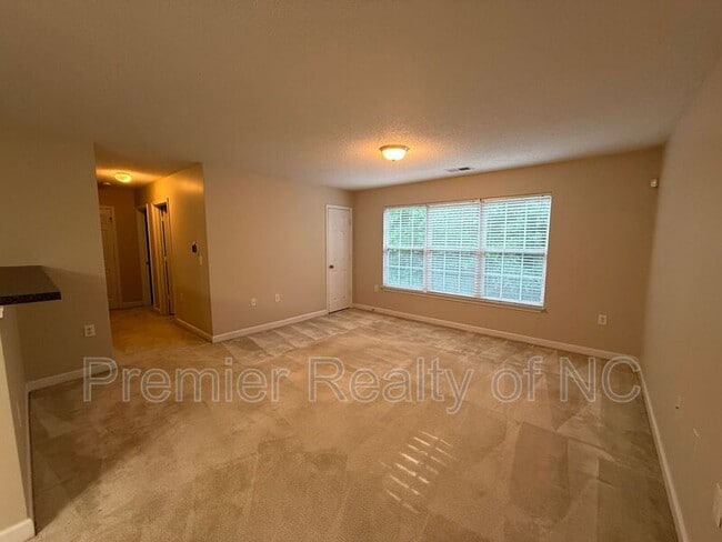 Foto del edificio - 1840 Crest Hollow Dr