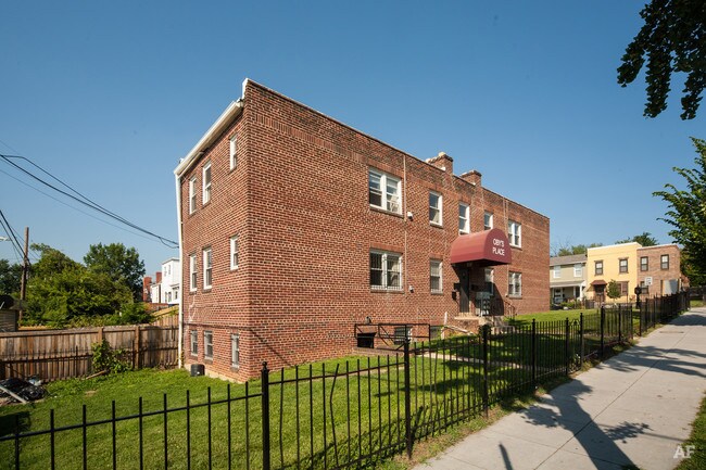Building Photo - Holbrook Apartments