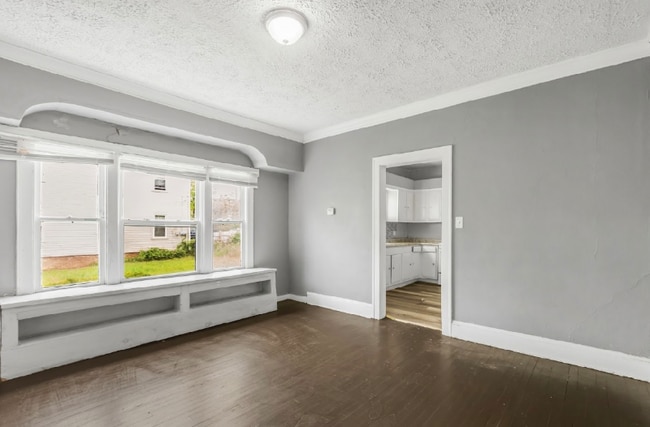 Building Photo - 3657 E 151st St