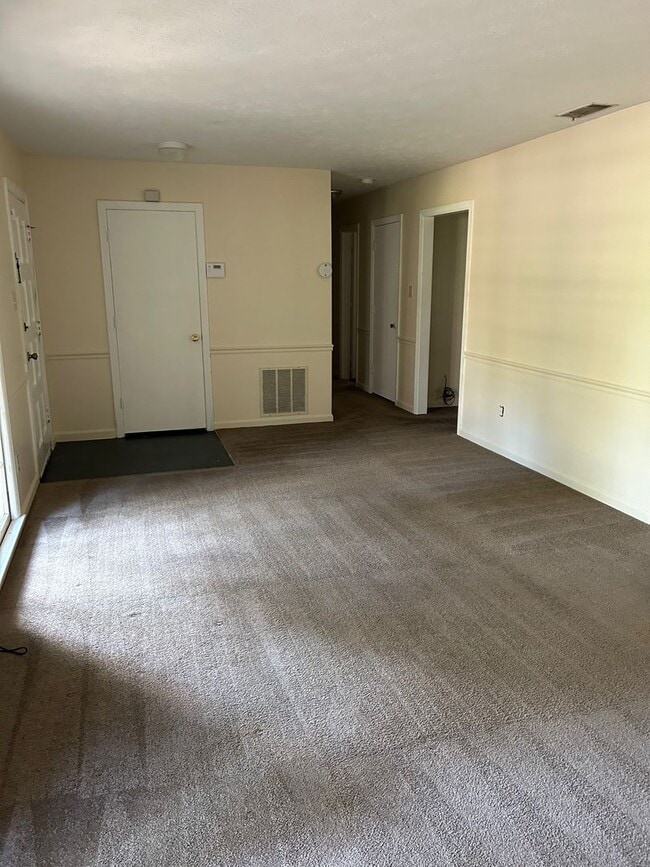 Building Photo - Southside Savannah -Windsor Forest West