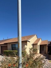 Building Photo - 549 E Charles Dr