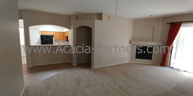 Building Photo - Three Bedroom Home in Gated Eastside Commu...