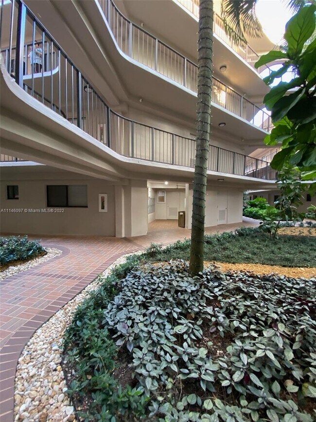 Building Photo - 8650 SW 133rd Avenue Rd