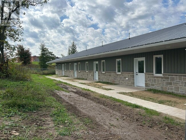 Building Photo - 187 Balaklava St