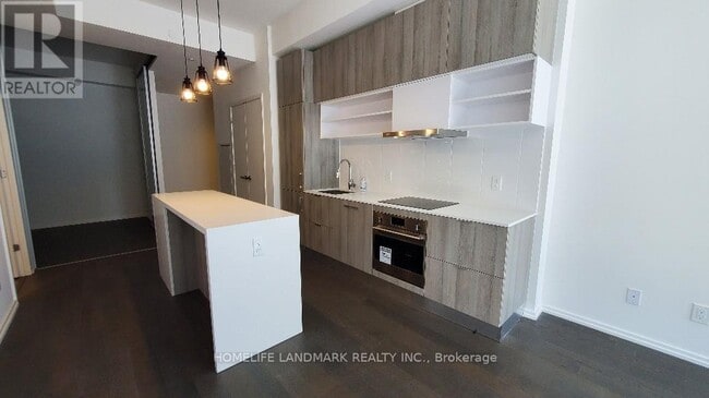 Building Photo - 5-1205 Soudan Ave