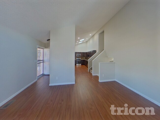 Foto del edificio - 3015 Moonbeam Cir N
