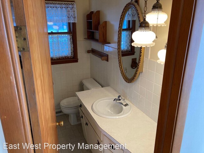 Foto del edificio - 3 br, 2 bath House - 1601 Maple Grove Rd