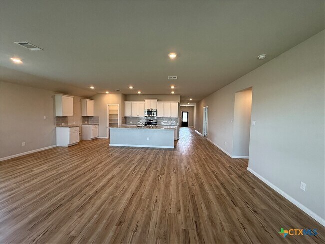 Foto del edificio - 554 Blue Stem Rd