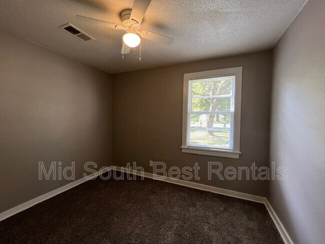 Building Photo - 3158 Madeline Cir