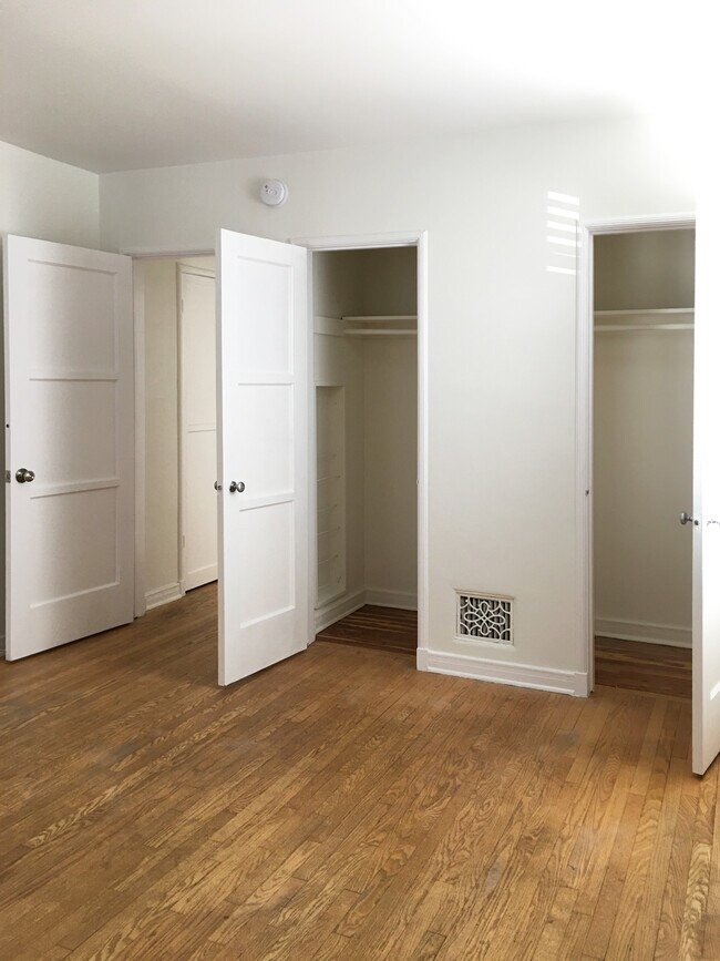 Bedroom Closets - 1960 N Vermont Ave