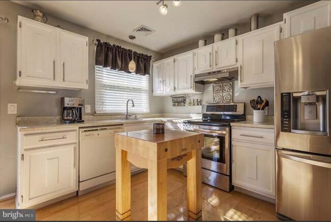 Foto del edificio - 1541 Ridgeview Ln