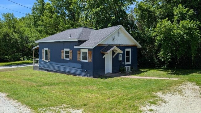 Building Photo - 515 W Gault St