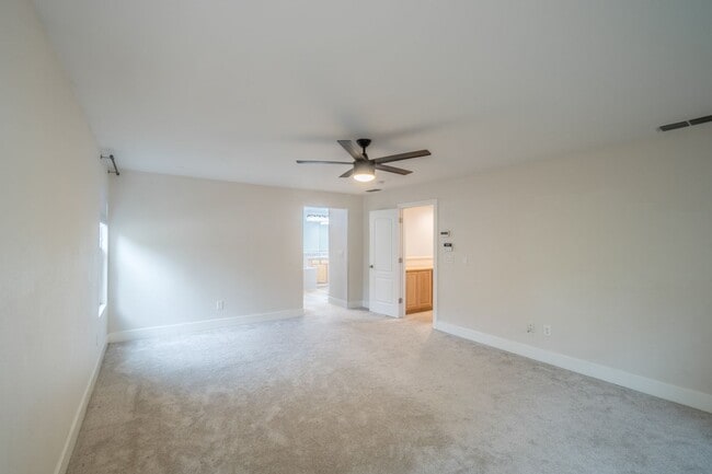 Building Photo - 2115 Sterling Dr