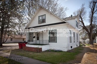 Building Photo - 221 S Millwood Ave