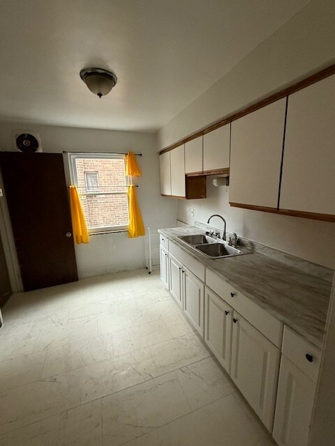 Foto del edificio - 16611 Lauder St