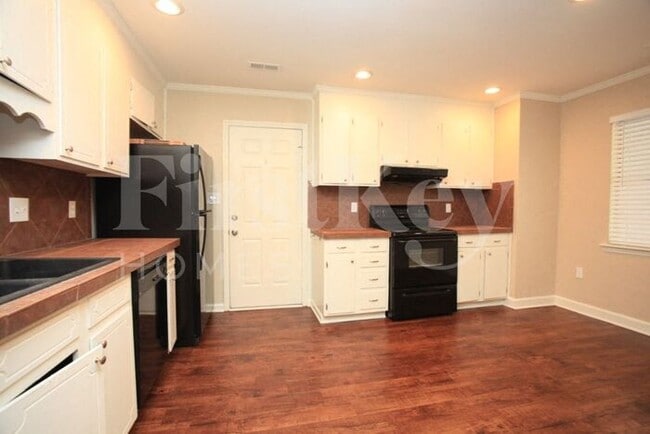 Building Photo - 12300 Danby Rd
