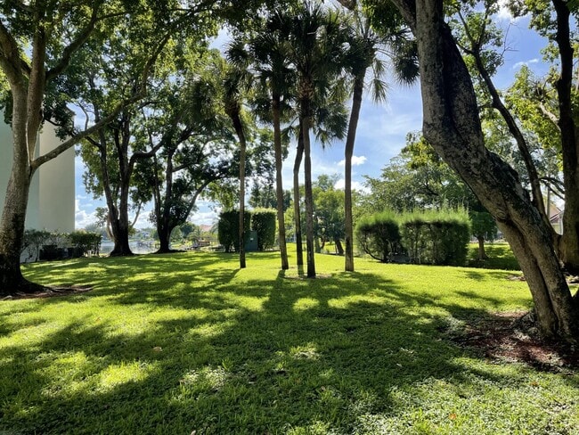Foto del edificio - 12568 Shoreline Dr
