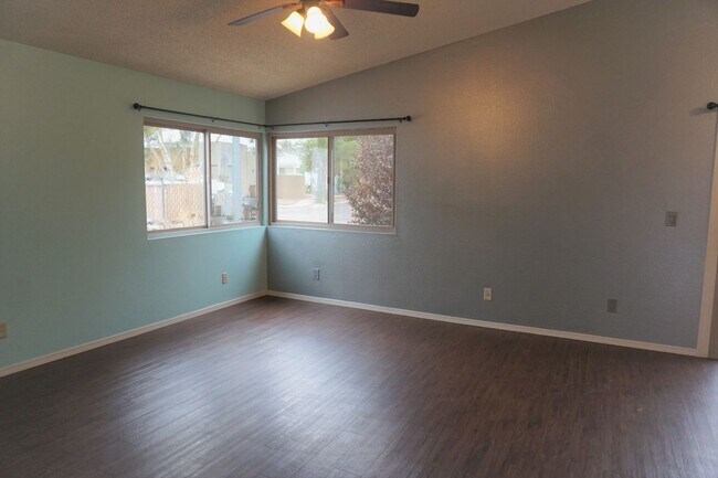 Building Photo - Three bedroom home in Desert Shadows