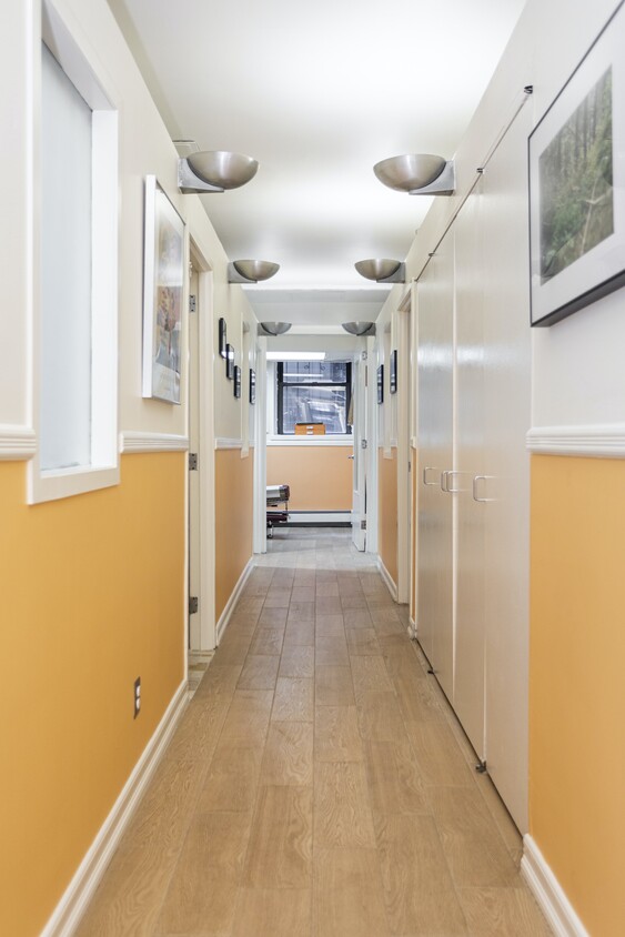 Foto del edificio - West 57 Chiro Office for Share