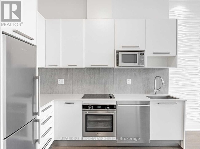 Photo du bâtiment - 36 Park Lawn Rd