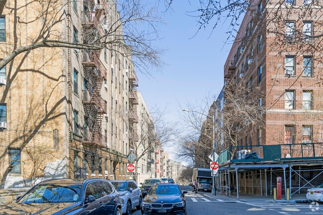 Context - 49-55 Wadsworth Ter