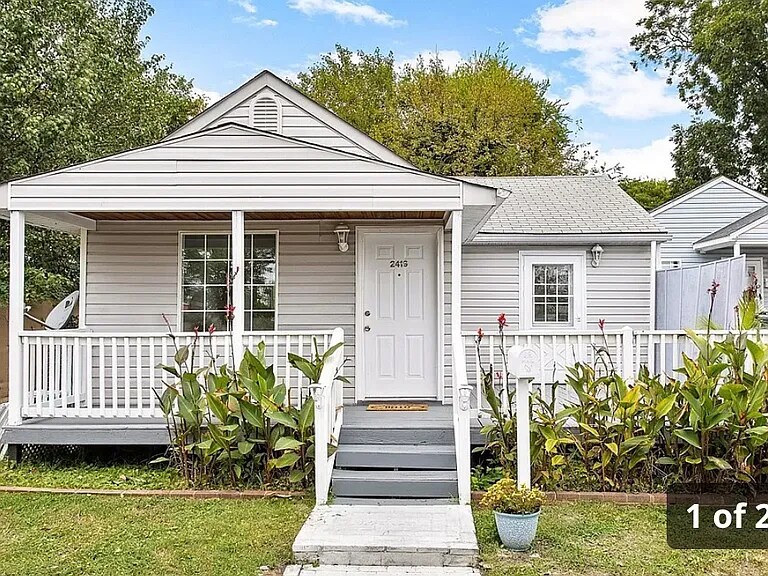 Foto principal - 2419 Everett St