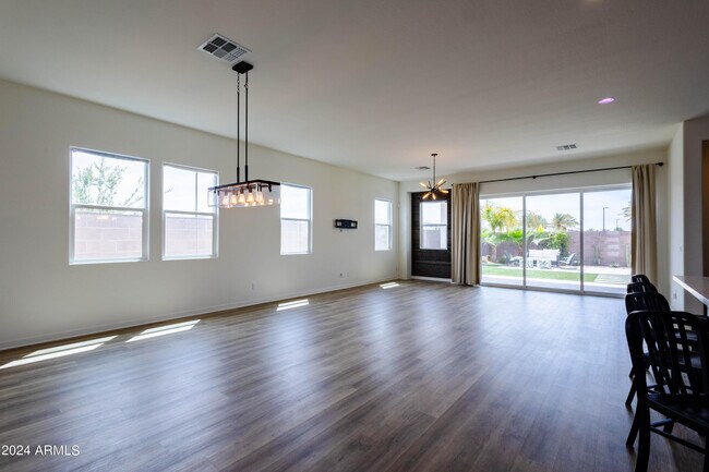 Foto del edificio - 5808 S 101st Way