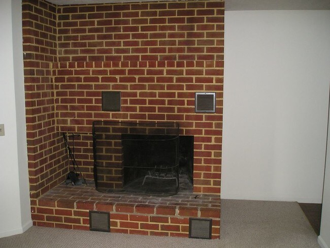Building Photo - 1112 3 Blue Ridge Dr.