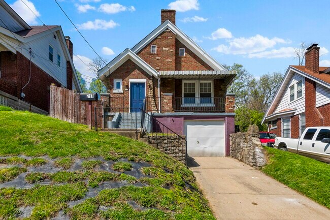Building Photo - 717 Trenton Ave