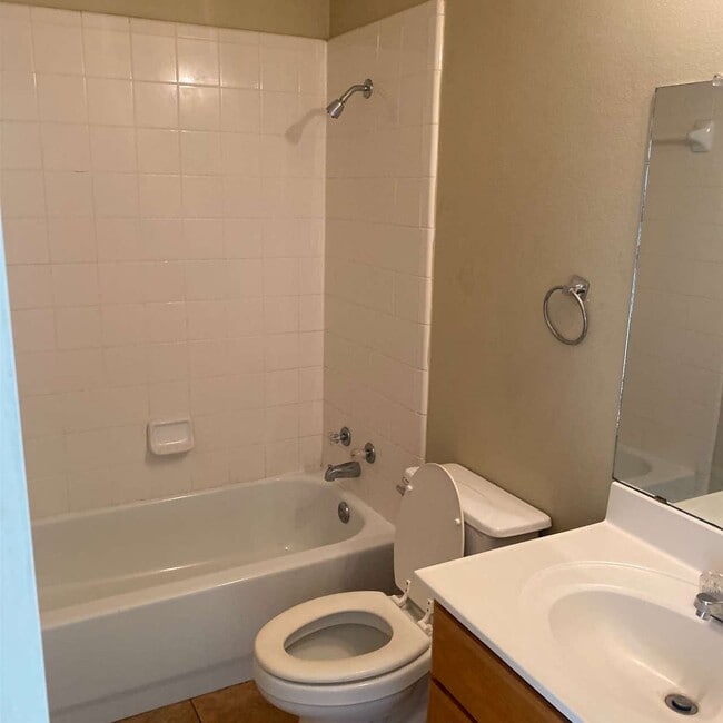 Building Photo - 1909 Margaret Ln