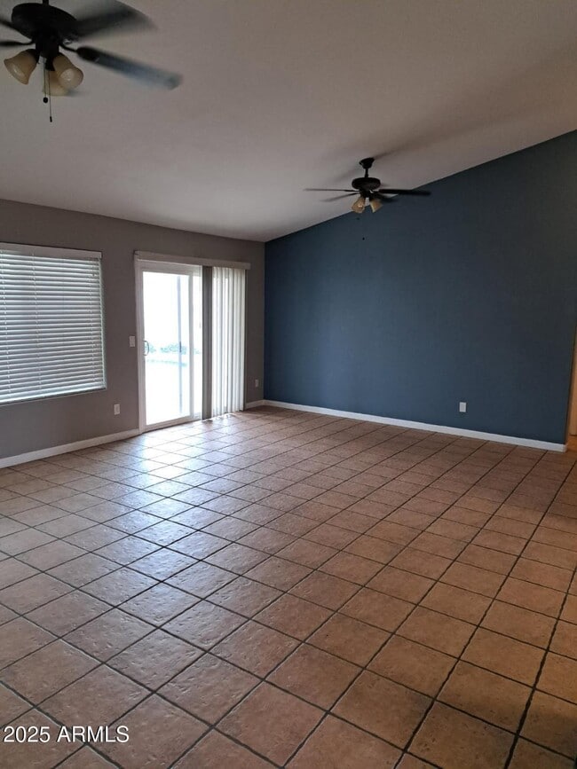 Building Photo - 441 N Leoma Ln
