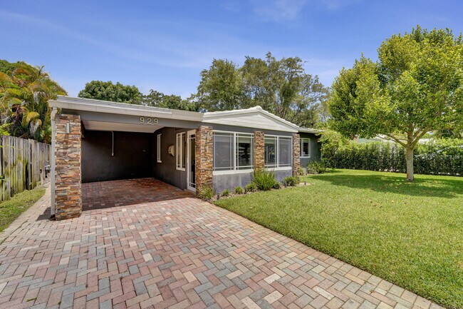 Foto del edificio - 929 SW 18th Ct