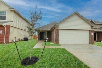 Building Photo - 24027 Avogadro Dr