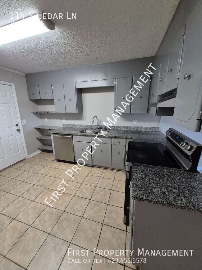 Foto del edificio - 114 S Cedar Ln