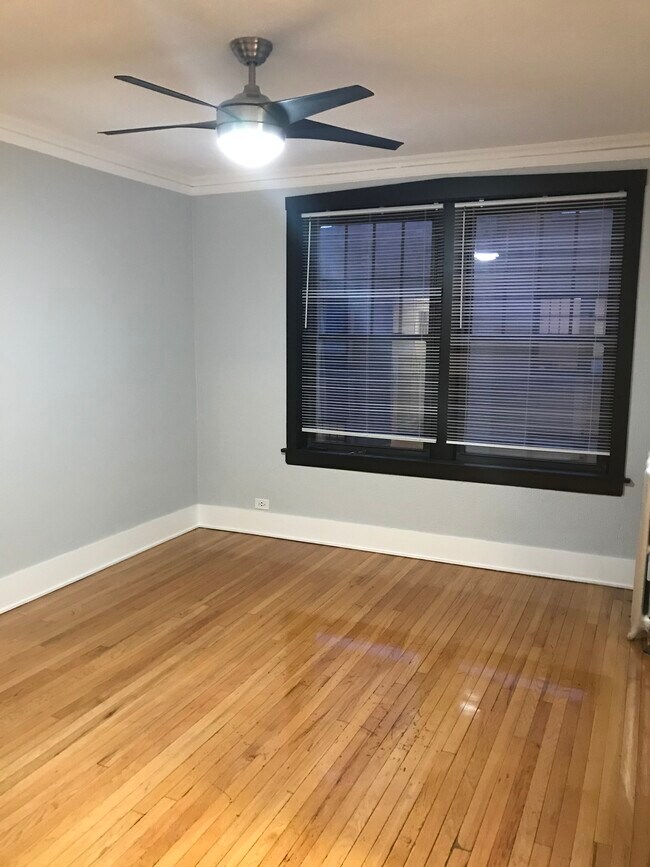 Foto del edificio - 1613 W Belmont Ave
