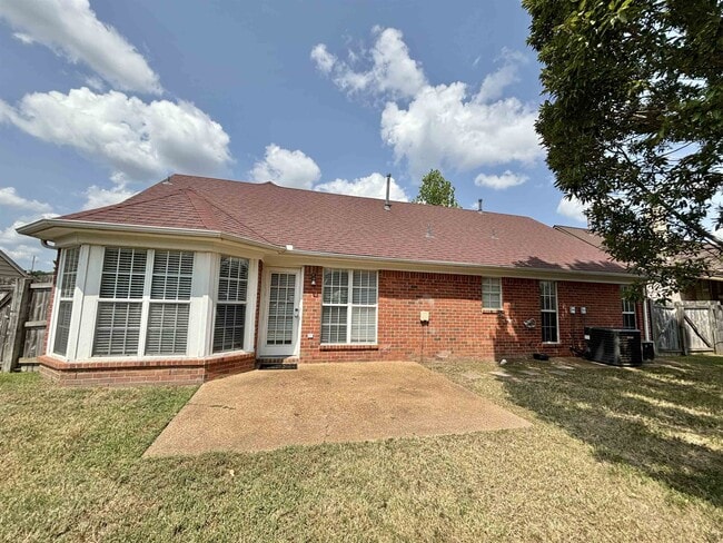 Photo - 9879 Averbury Dr (Cordova, TN) House
