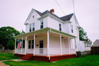 Building Photo - 1251 W 27th St