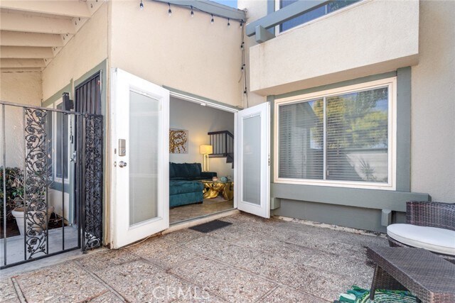 Building Photo - 1326 Via Del Rio